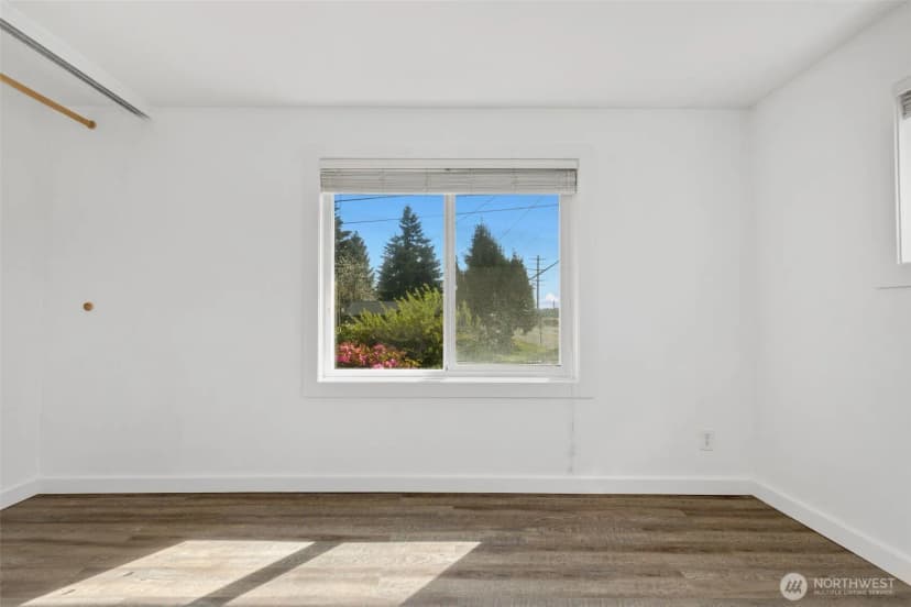 Property photo for 3300 Ne 7th Place, Renton photo 21