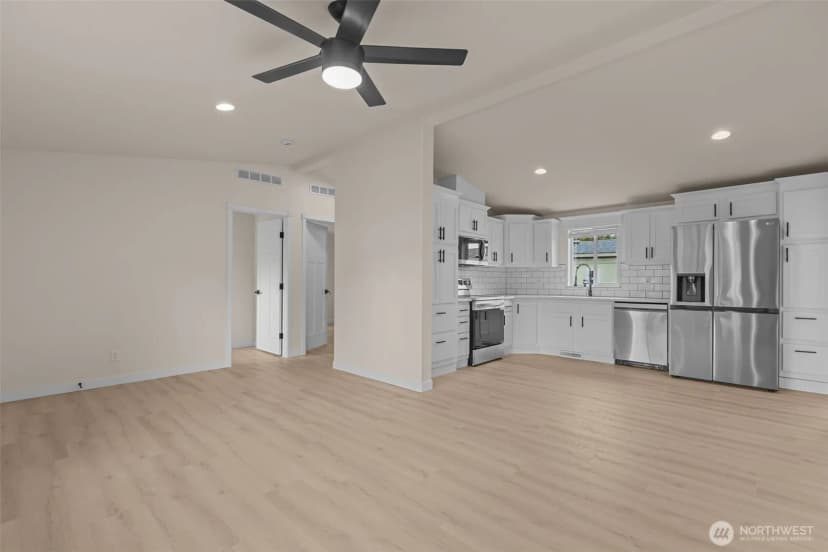 Property photo for 31108 3rd Avenue #301, Black Diamond photo 4
