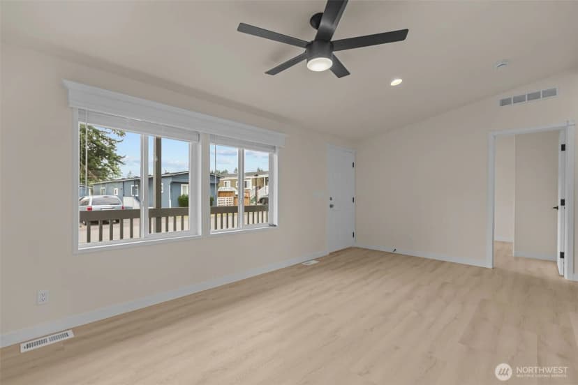 Property photo for 31108 3rd Avenue #301, Black Diamond photo 9