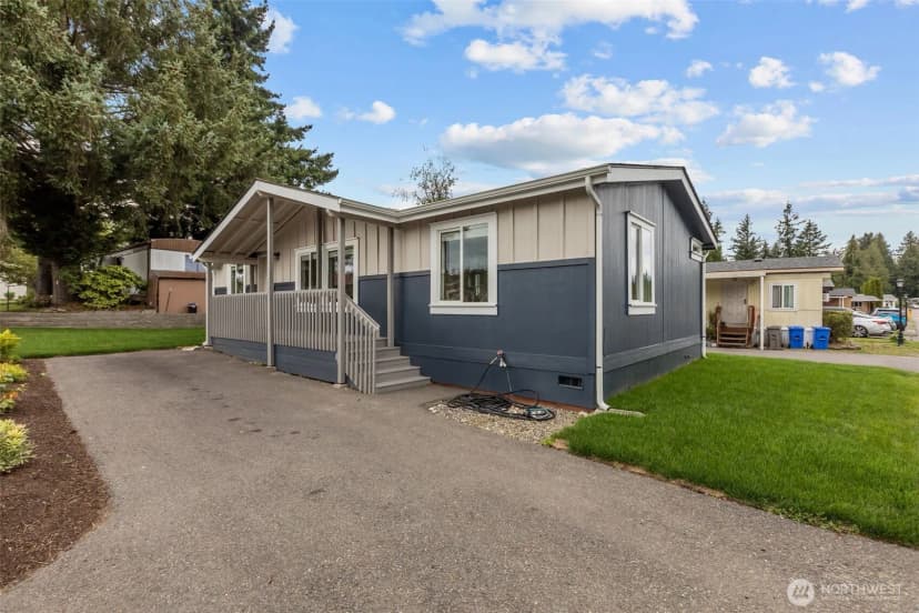 Property photo for 31108 3rd Avenue #301, Black Diamond photo 2