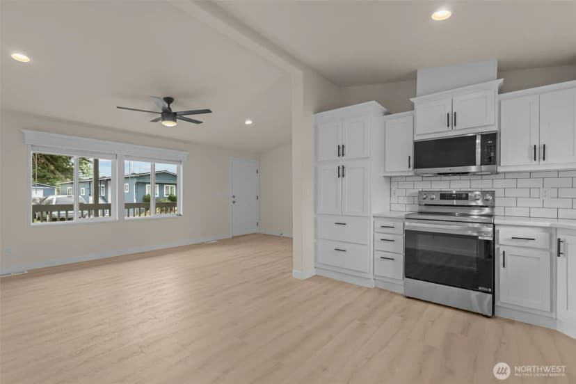 Property photo for 31108 3rd Avenue #301, Black Diamond photo 14