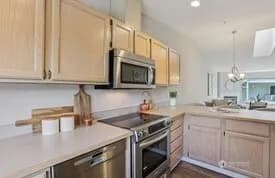 Property photo for 12323 Ne 97th Street #q, Kirkland photo 11