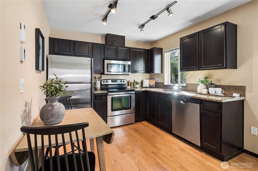 Property photo for 2042 Franklin Avenue E #a, Seattle photo 10