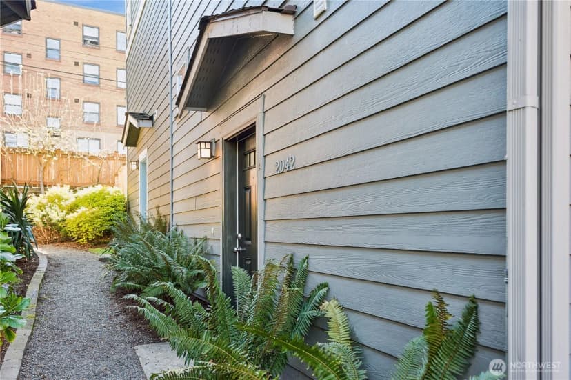 Property photo for 2042 Franklin Avenue E #a, Seattle