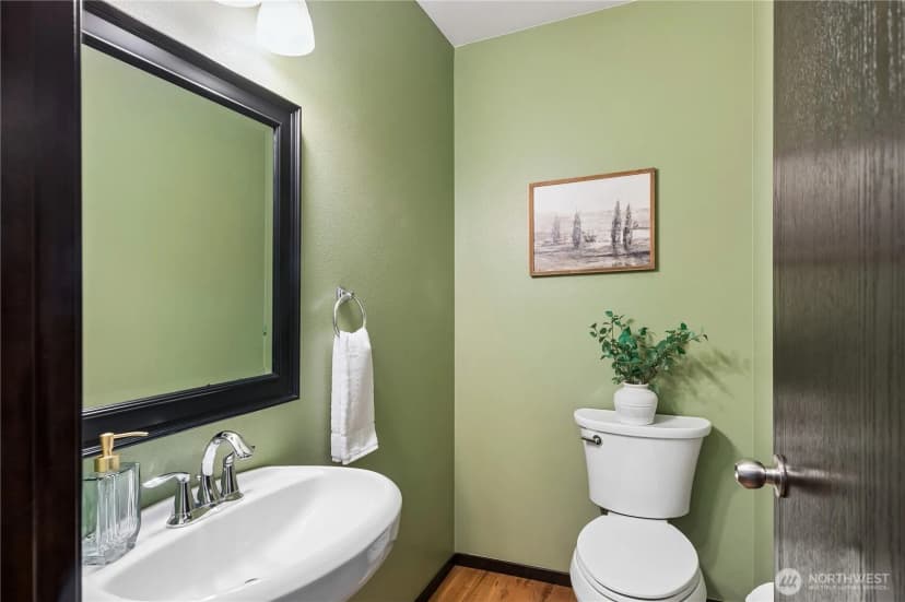 Property photo for 2042 Franklin Avenue E #a, Seattle photo 12