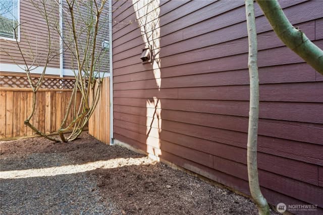Property photo for 2042 Franklin Avenue E #a, Seattle photo 4