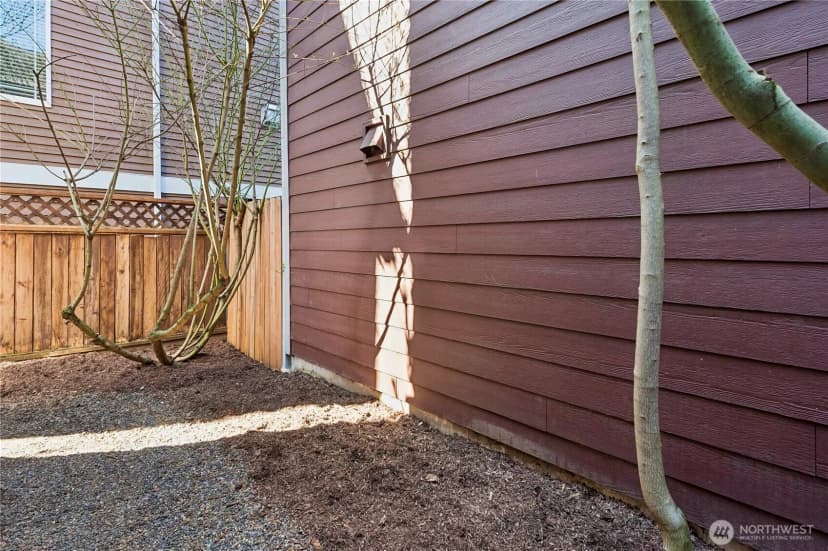 Property photo for 2042 Franklin Avenue E #a, Seattle photo 4
