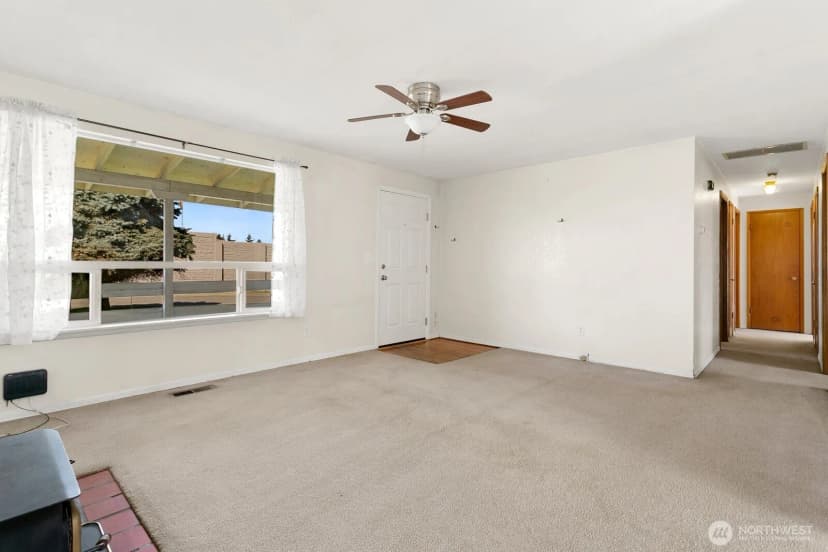 Property photo for 21222 33rd Ave S, Sea Tac photo 4