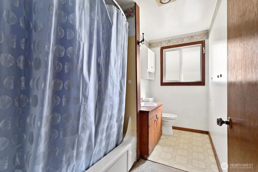 Property photo for 21222 33rd Ave S, Sea Tac photo 8