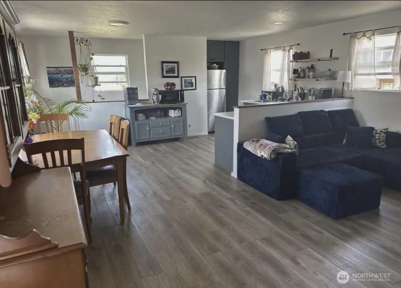 Property photo for 1911 Ocean Beach Boulevard S, Long Beach photo 3