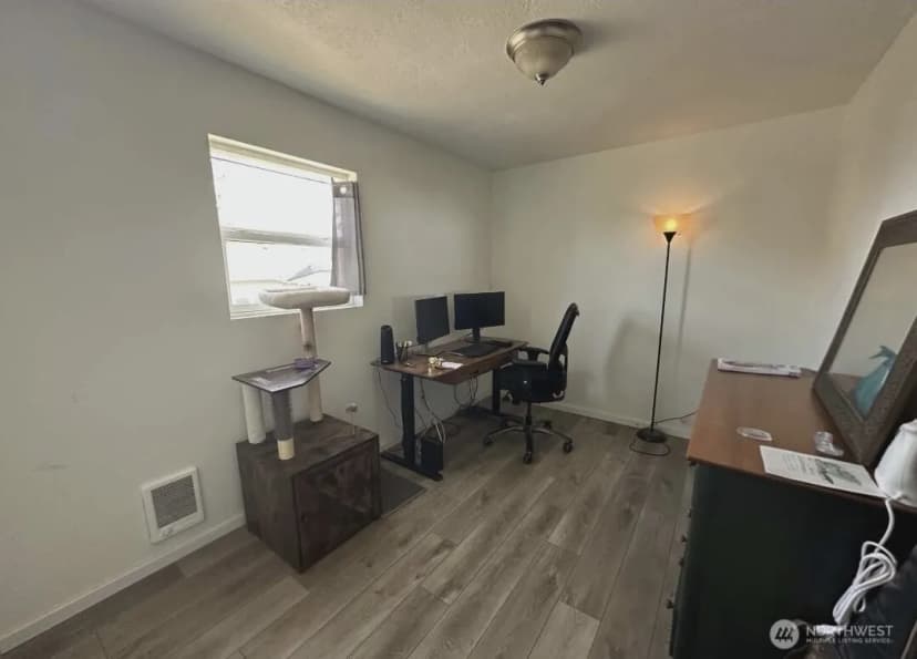 Property photo for 1911 Ocean Beach Boulevard S, Long Beach photo 13