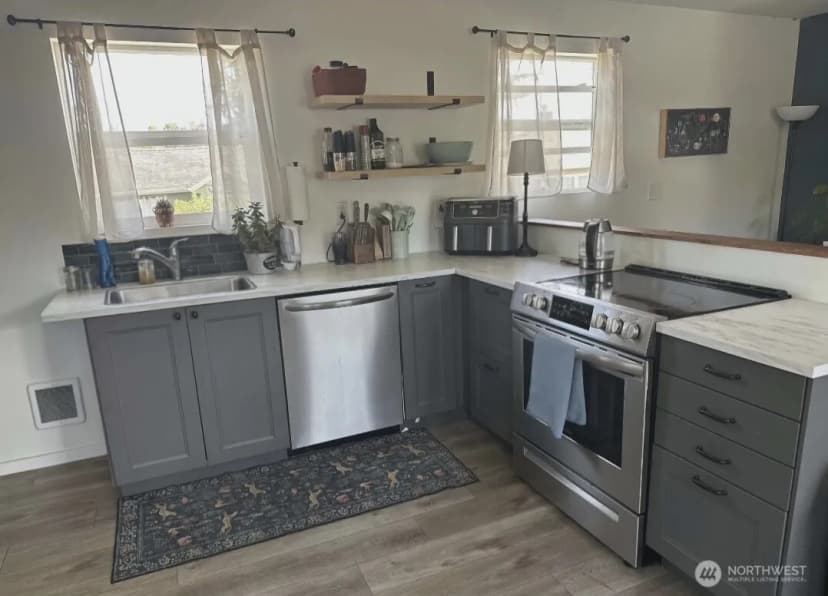 Property photo for 1911 Ocean Beach Boulevard S, Long Beach photo 6