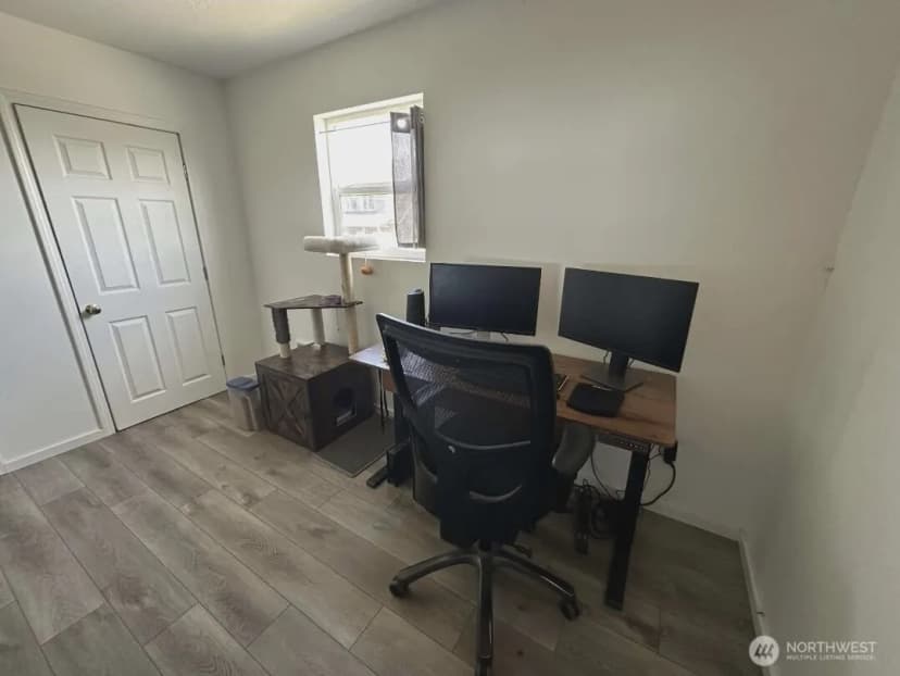 Property photo for 1911 Ocean Beach Boulevard S, Long Beach photo 14