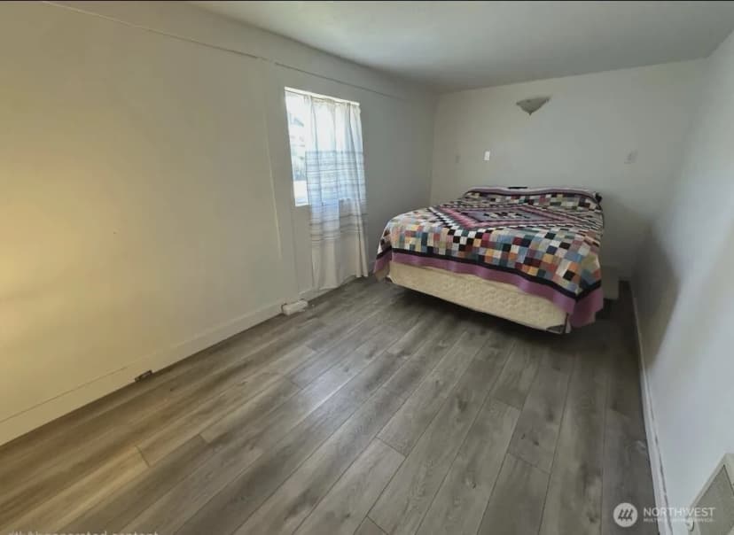 Property photo for 1911 Ocean Beach Boulevard S, Long Beach photo 17