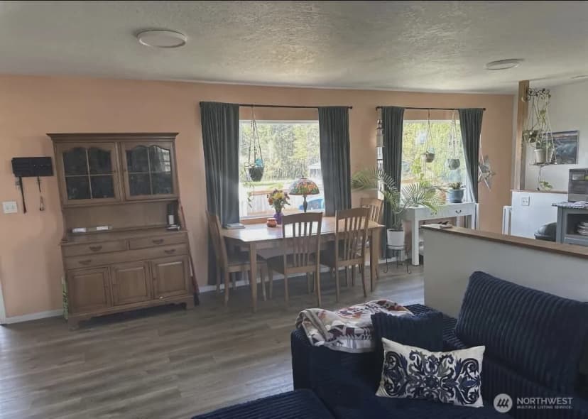 Property photo for 1911 Ocean Beach Boulevard S, Long Beach photo 4