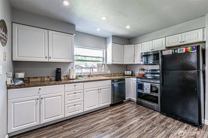 Property photo for 411 Corrin Avenue Se, Orting photo 8
