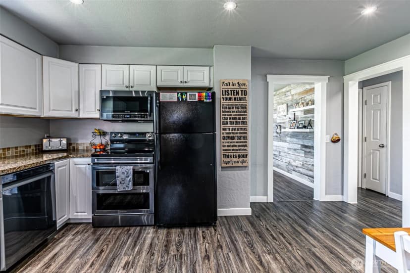 Property photo for 411 Corrin Avenue Se, Orting photo 7