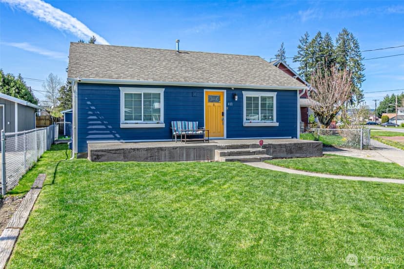 Property photo for 411 Corrin Avenue Se, Orting photo 2
