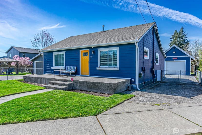 Property photo for 411 Corrin Avenue Se, Orting