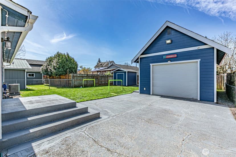 Property photo for 411 Corrin Avenue Se, Orting photo 25