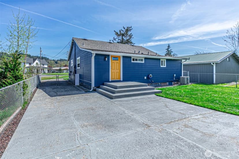 Property photo for 411 Corrin Avenue Se, Orting photo 24
