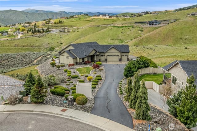 Property photo for 125 E Mountain Brook Lane, Wenatchee photo 3
