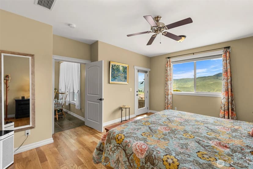Property photo for 125 E Mountain Brook Lane, Wenatchee photo 20