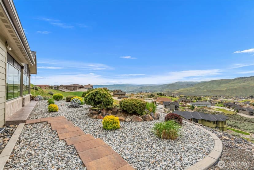 Property photo for 125 E Mountain Brook Lane, Wenatchee photo 35