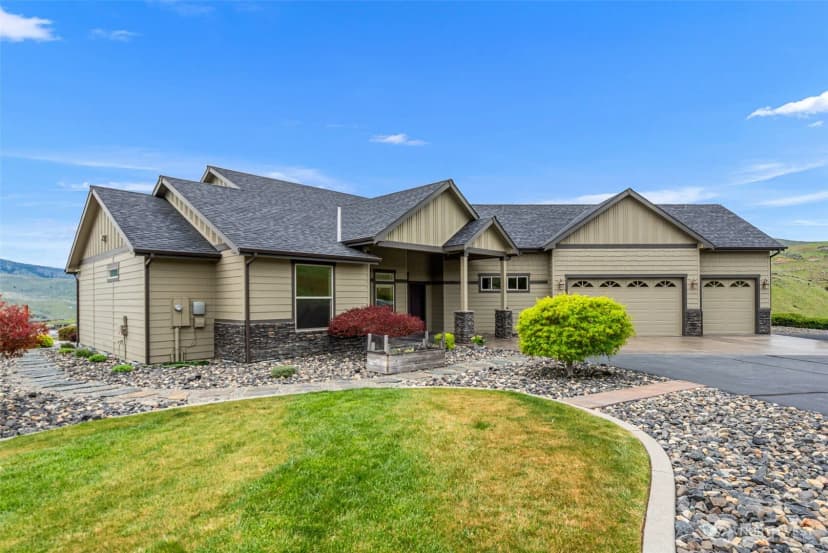 Property photo for 125 E Mountain Brook Lane, Wenatchee photo 4