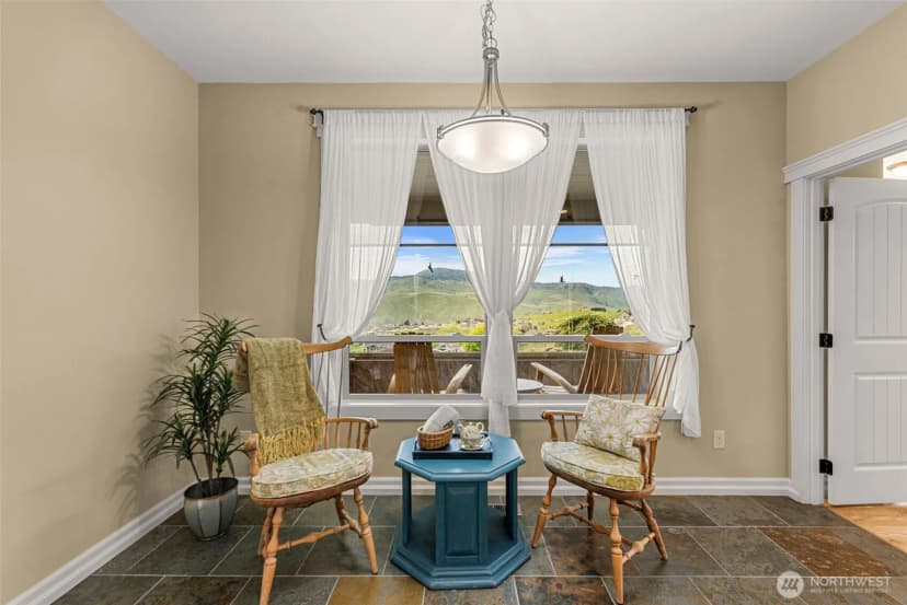 Property photo for 125 E Mountain Brook Lane, Wenatchee photo 10