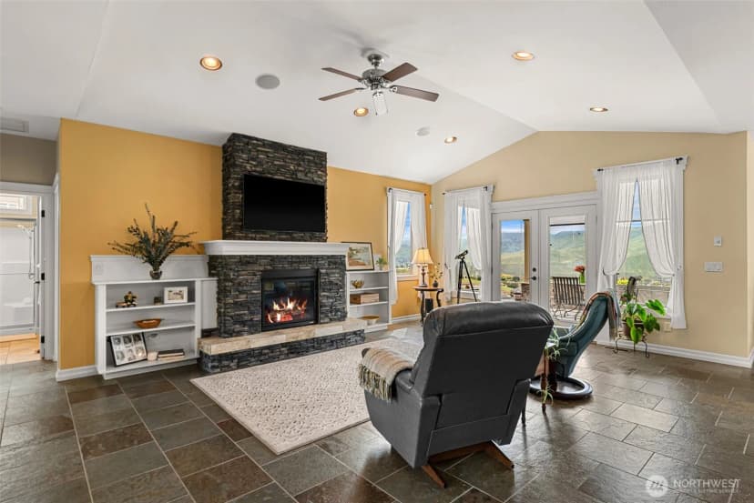 Property photo for 125 E Mountain Brook Lane, Wenatchee photo 6