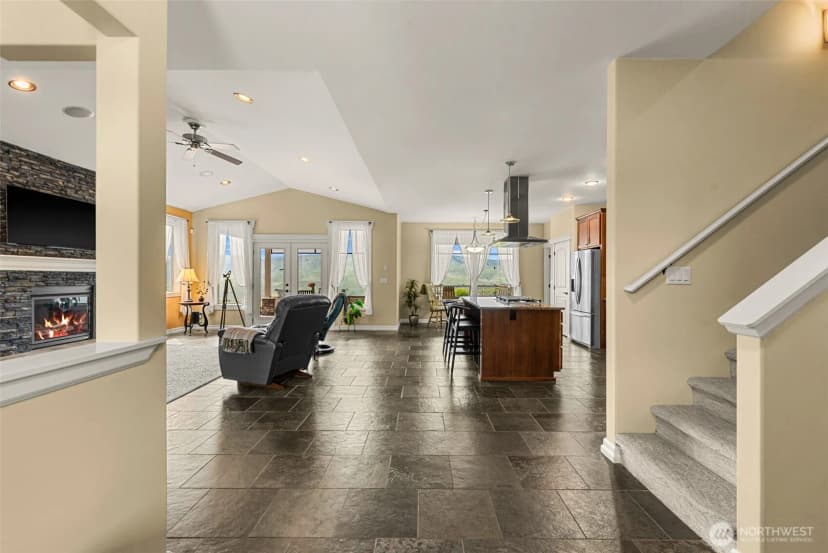 Property photo for 125 E Mountain Brook Lane, Wenatchee photo 5