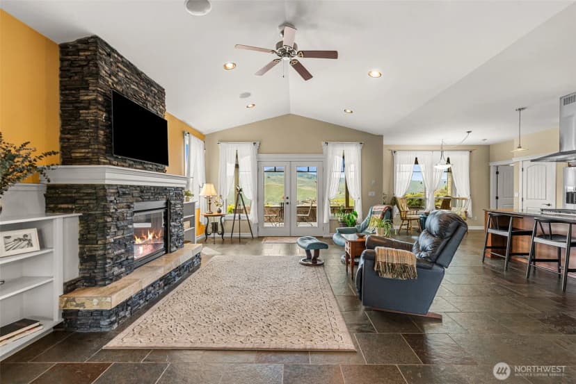 Property photo for 125 E Mountain Brook Lane, Wenatchee photo 7