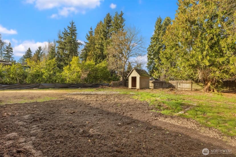 Property photo for 8708 Ne 140th Street #b, Kirkland photo 2