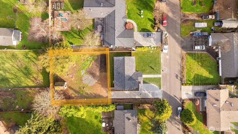 Property photo for 8708 Ne 140th Street #b, Kirkland photo 4