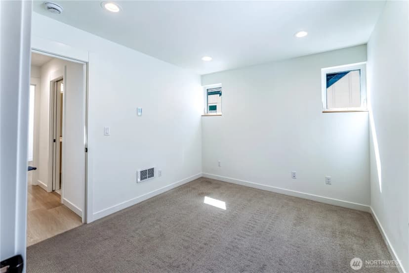 Property photo for 10350 Wallingford Avenue N #b, Seattle photo 15