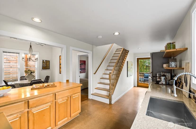 Property photo for 2620 E Roy Street, Seattle photo 11
