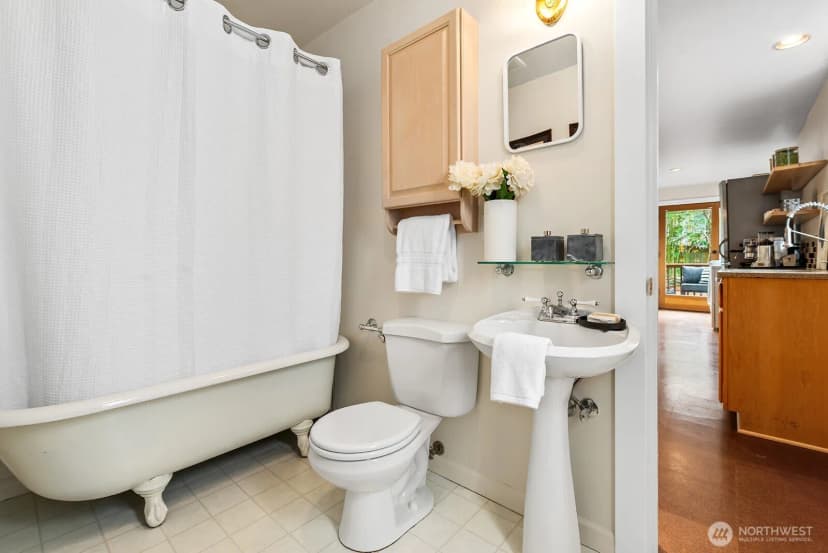 Property photo for 2620 E Roy Street, Seattle photo 17