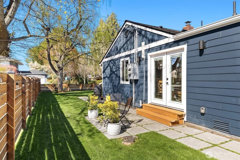 Property photo for 5954 Sw 49th Ave #a, Seattle photo 2