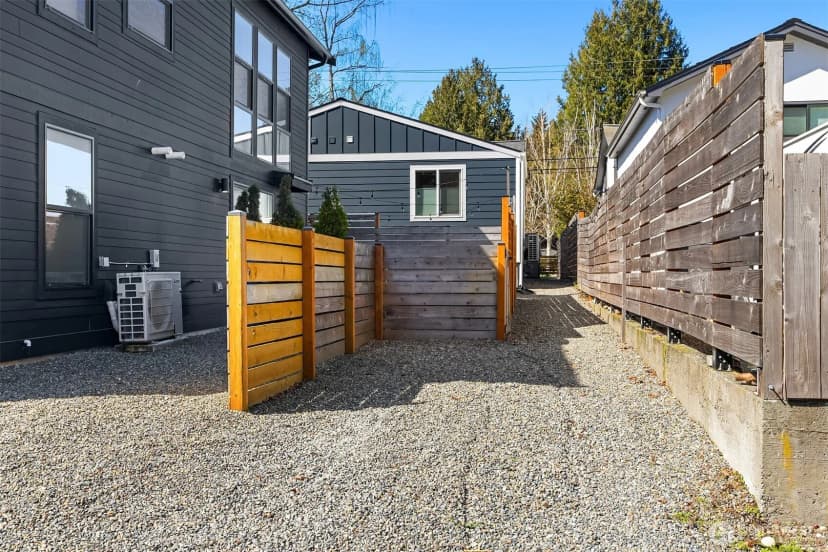 Property photo for 5954 Sw 49th Ave #a, Seattle photo 17