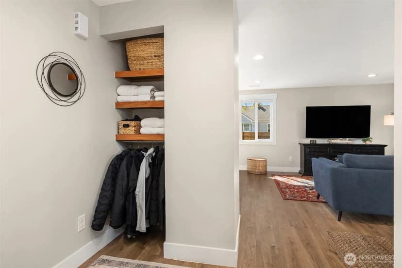 Property photo for 5954 Sw 49th Ave #a, Seattle photo 14