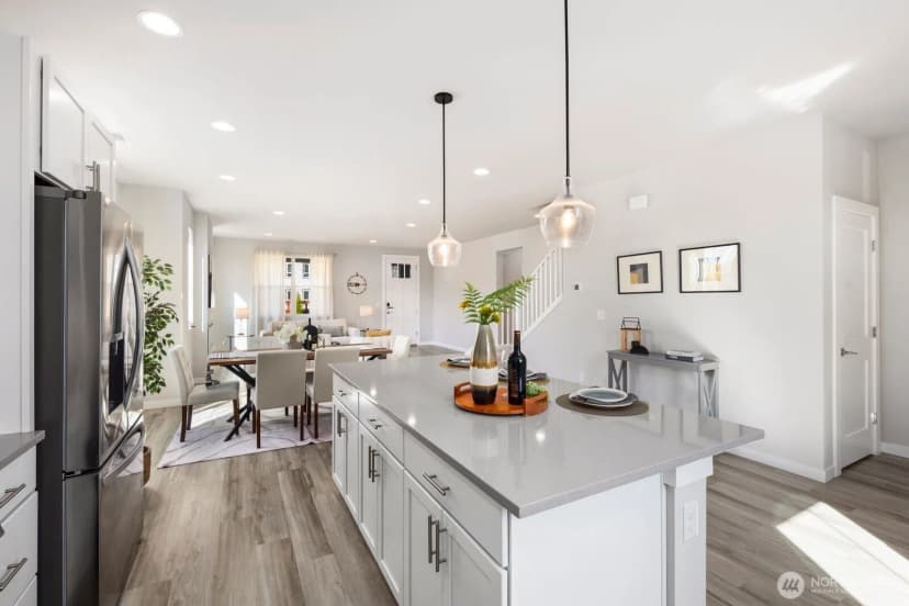 Property photo for 9836 6th Avenue Sw #50, Seattle photo 12