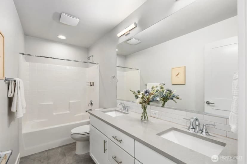 Property photo for 9836 6th Avenue Sw #50, Seattle photo 21
