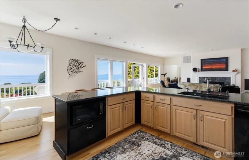 Property photo for 2029 West Beach Road, Oak Harbor photo 14