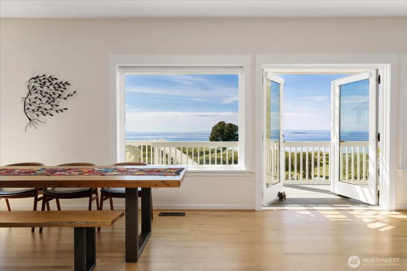 Property photo for 2029 West Beach Road, Oak Harbor photo 12