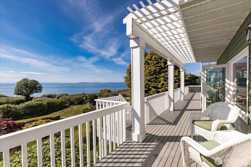 Property photo for 2029 West Beach Road, Oak Harbor photo 5