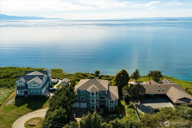 Property photo for 2029 West Beach Road, Oak Harbor photo 3