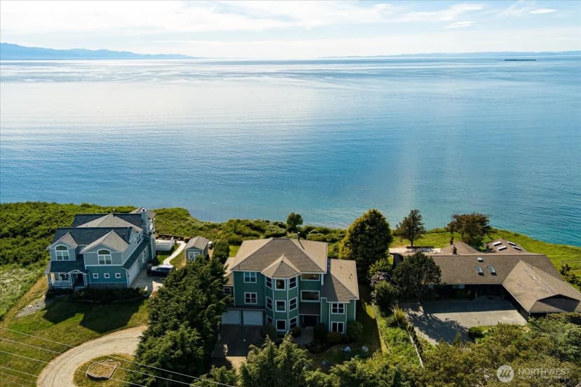 Property photo for 2029 West Beach Road, Oak Harbor photo 3