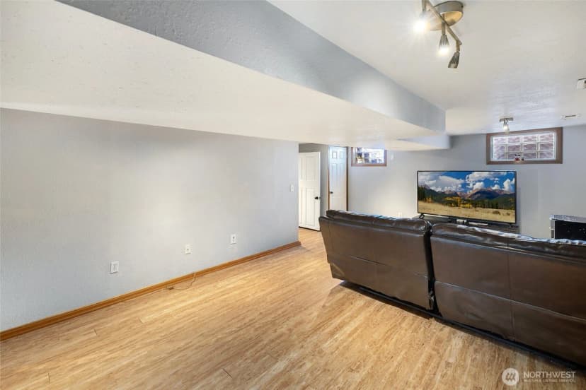 Property photo for 14401 80th Street E, Puyallup photo 21
