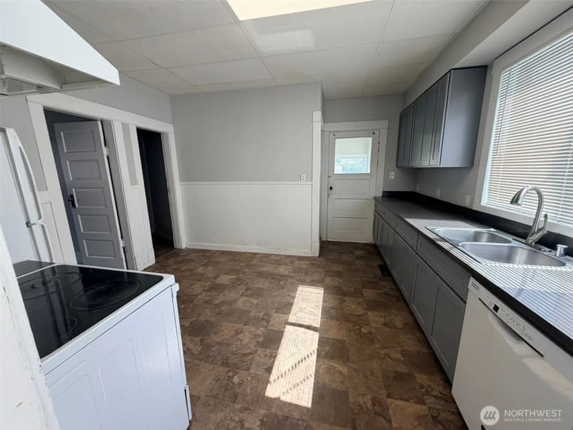 Property photo for 5323 S Asotin Street, Tacoma photo 4